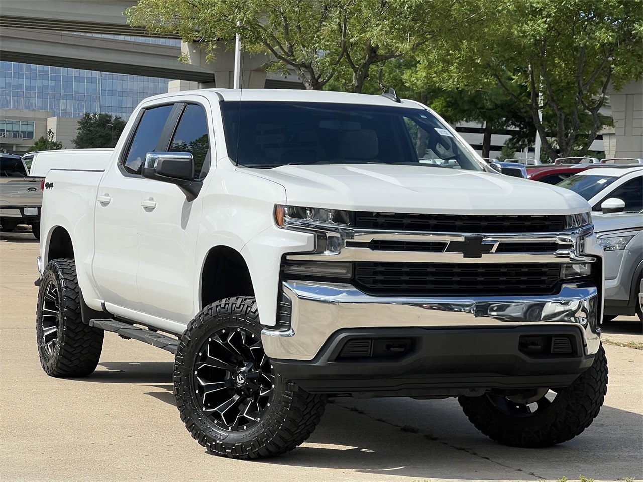 Used 2020 Chevrolet Silverado 1500 LT with VIN 3GCUYDEDXLG341497 for sale in Frisco, TX