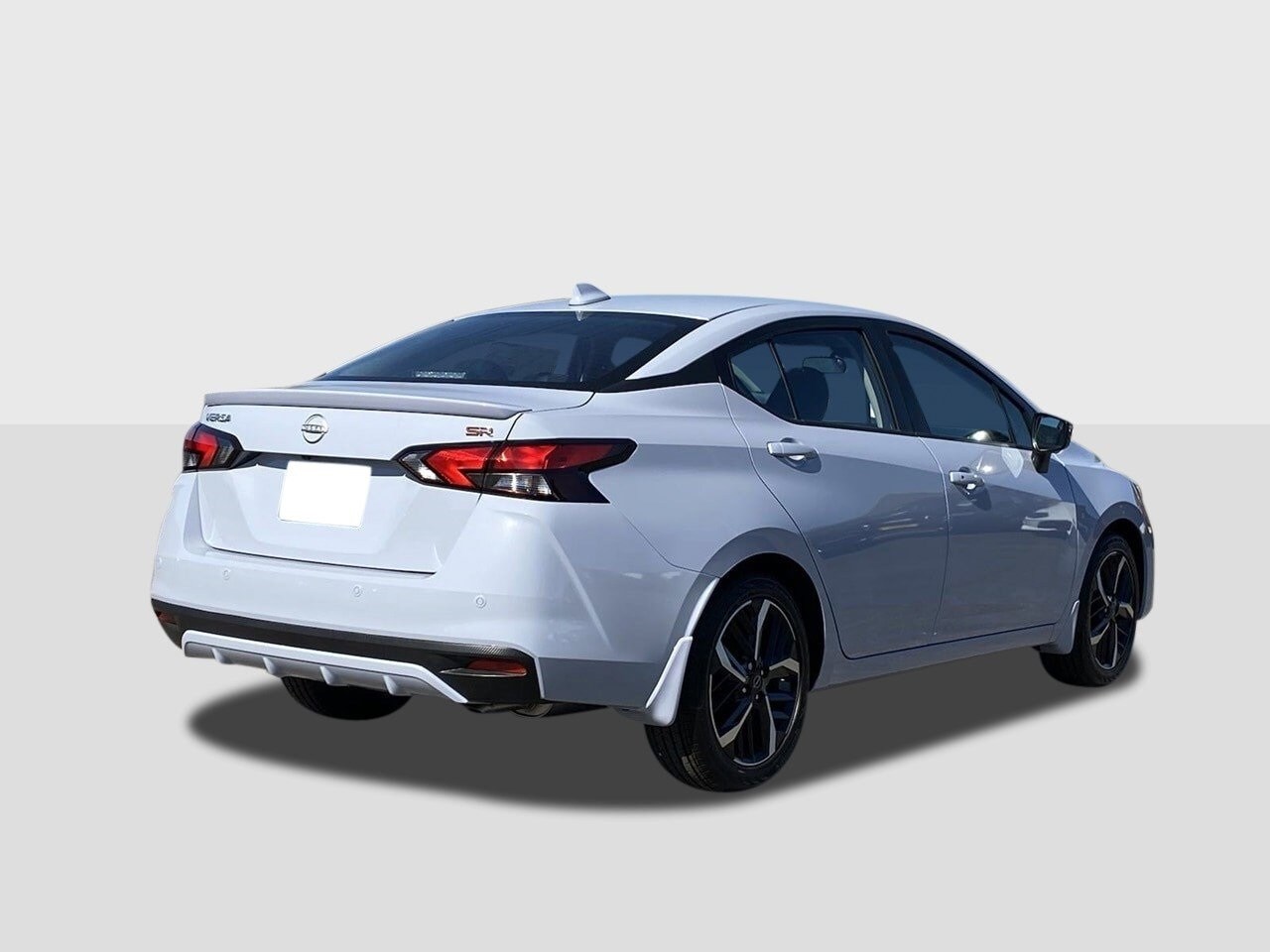 2025 Nissan Versa SR photo 4