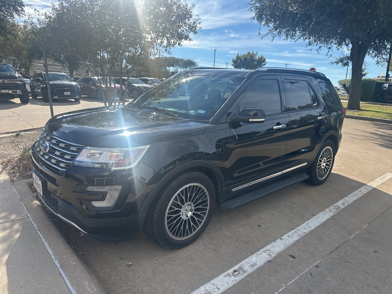 2017 Ford Explorer Limited photo 2