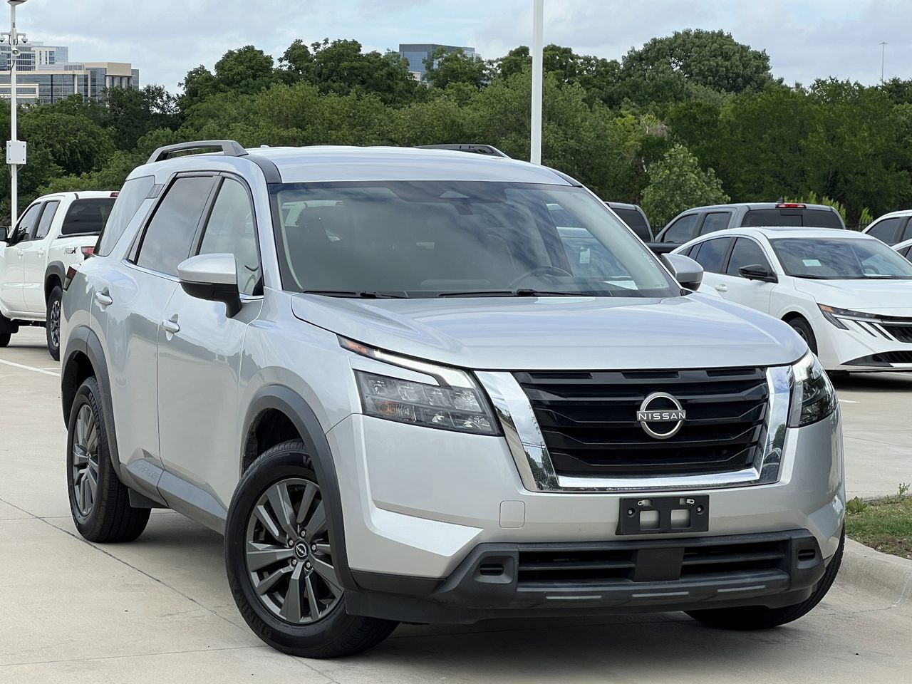 2023 Nissan Pathfinder SV 4WD's photo