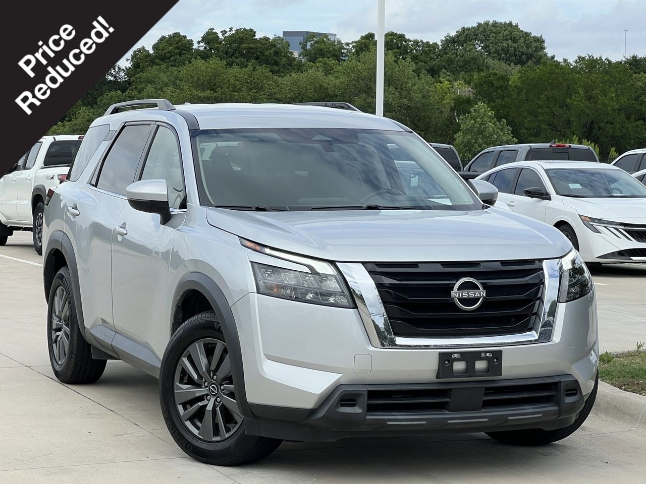2023 Nissan Pathfinder SV 4WD's photo