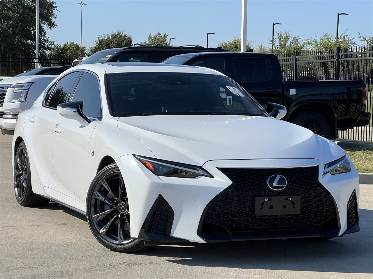 2023 Lexus IS 350 F SPORT photo 2