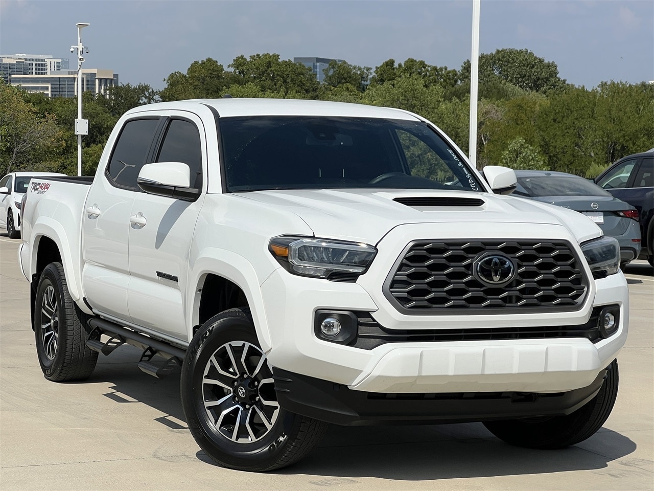 2023 Toyota Tacoma TRD Sport photo 2
