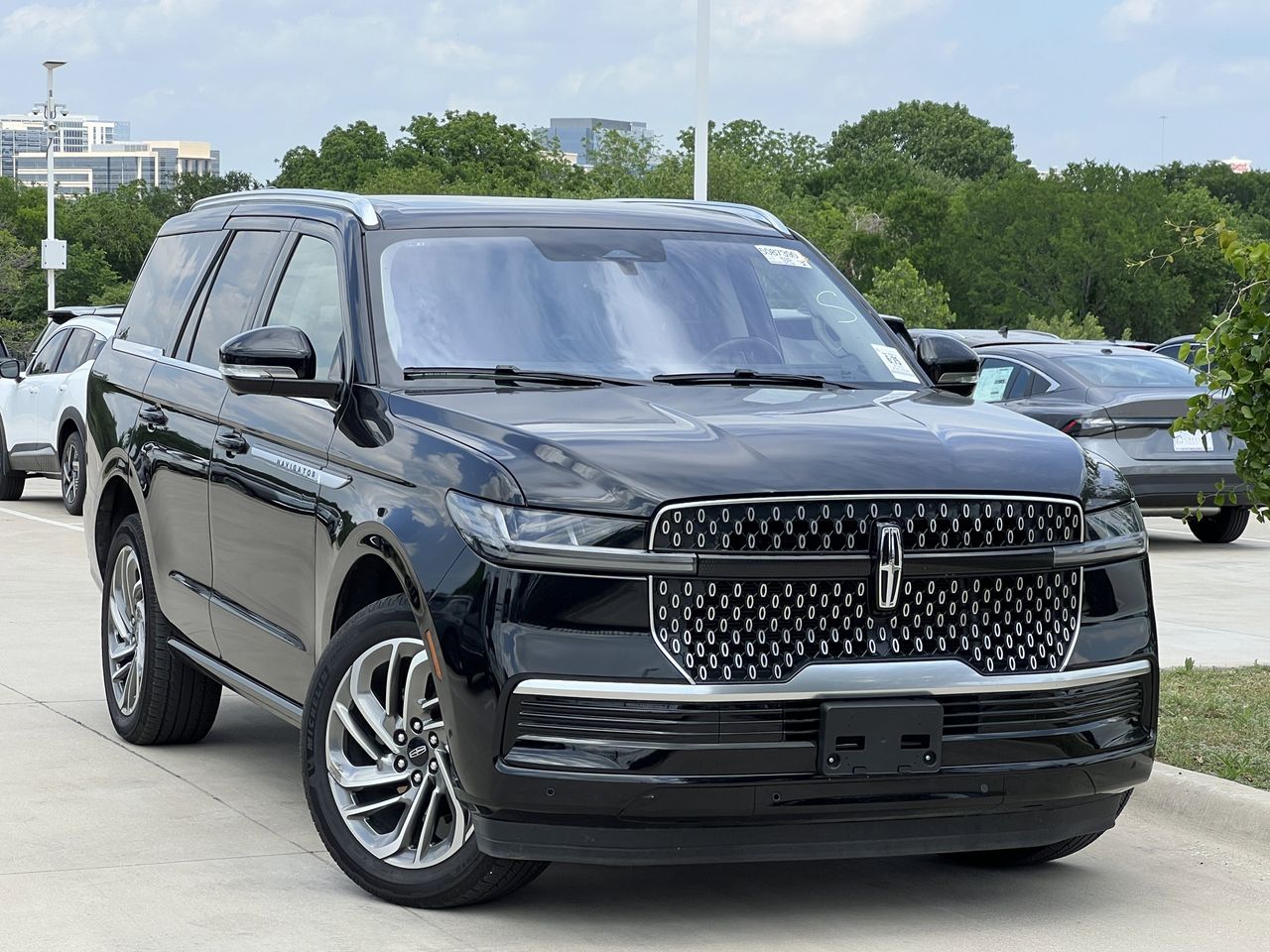 Infinite Black 2025 Lincoln Navigator Reserve 4WD SUV / Crossover Four-Wheel Drive 10-Speed Automatic