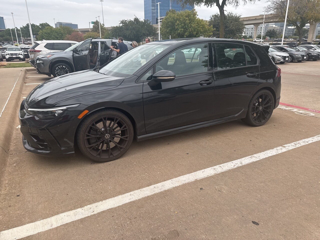 2025 Volkswagen Golf R photo 2