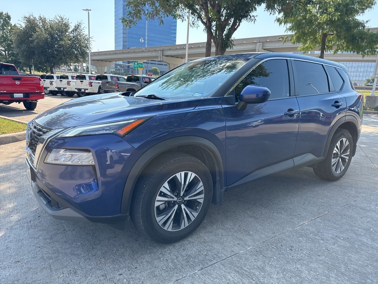 2023 Nissan Rogue SV photo 2