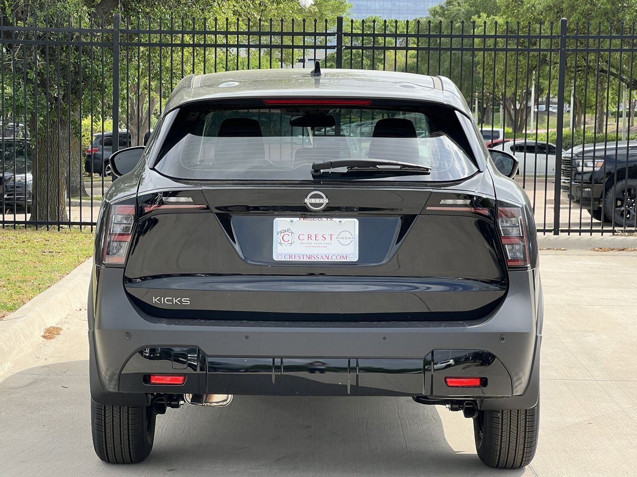 View vehicle photo 5