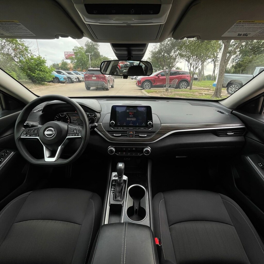Used 2024 Nissan Altima 2.5 SV Sedan