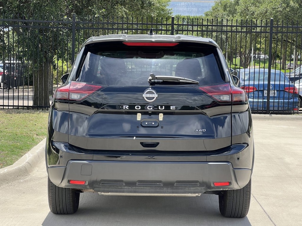 Used 2025 Nissan Rogue SV SUV