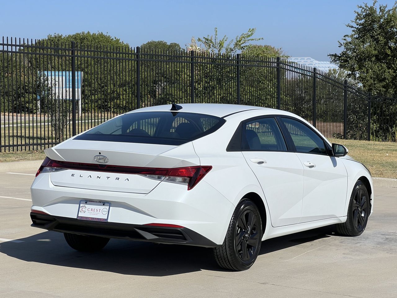 2022 Hyundai Elantra 5
