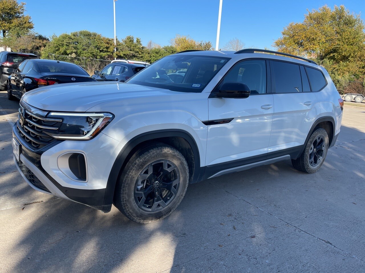 2024 Volkswagen Atlas Peak Edition SEL photo 2