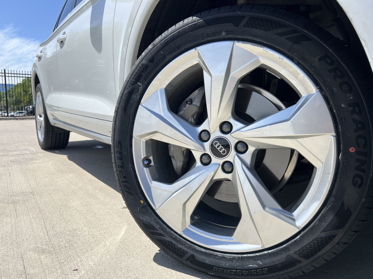 View vehicle photo 7