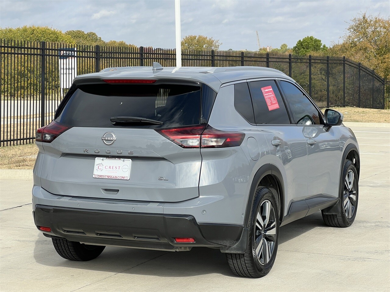 2024 Nissan Rogue SL photo 4