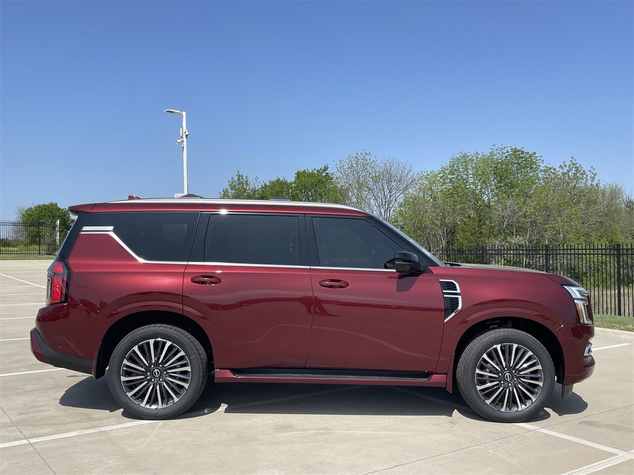 2025 Nissan Armada Platinum Reserve photo 4