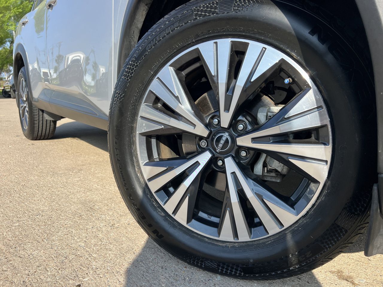 View vehicle photo 7