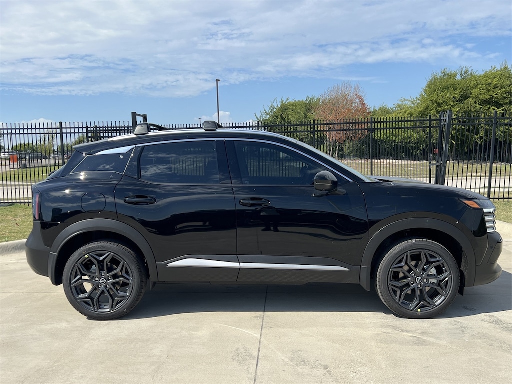 New 2026 Nissan Kicks SR SUV