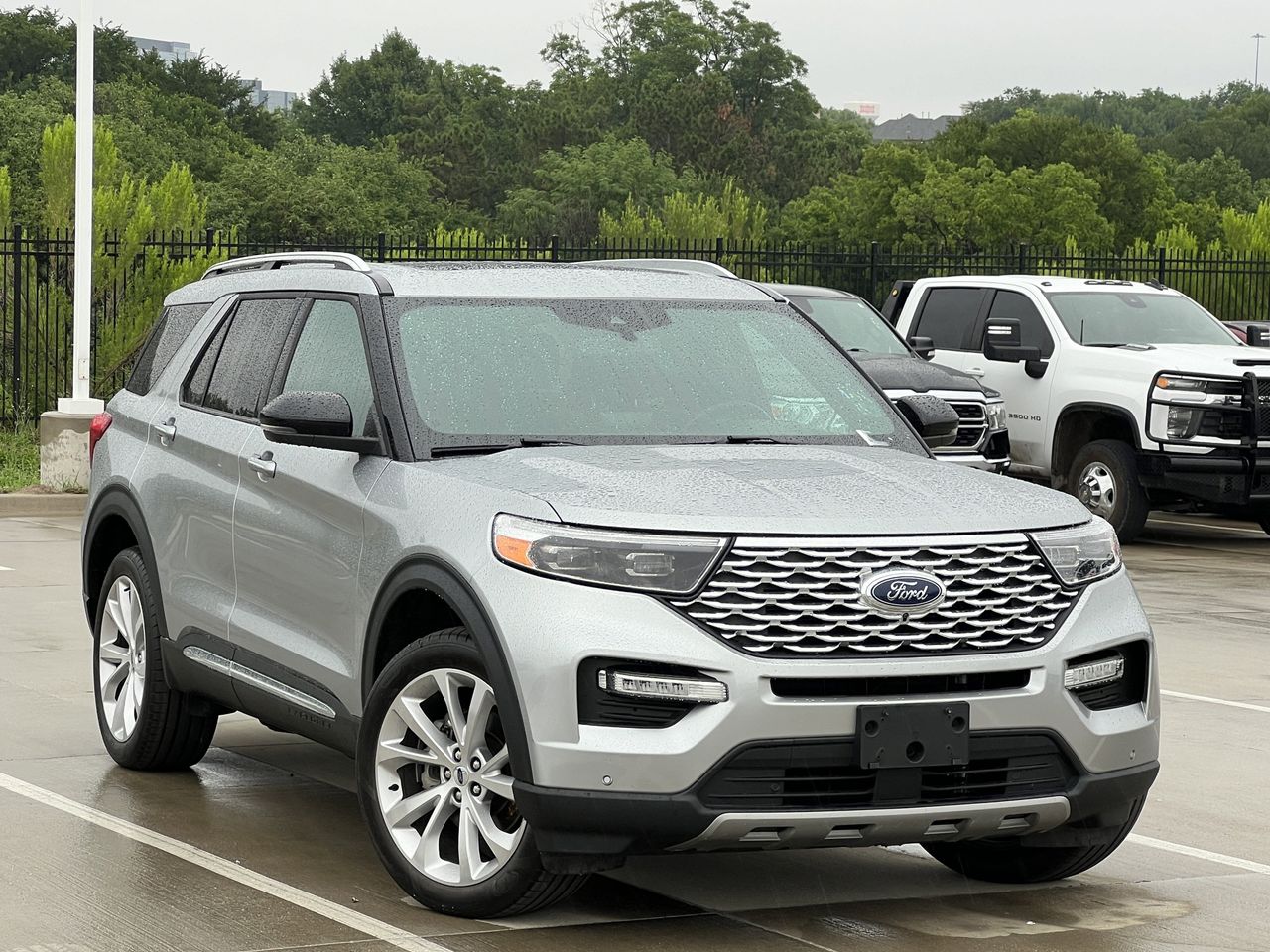 2023 Ford Explorer Platinum 4WD's photo