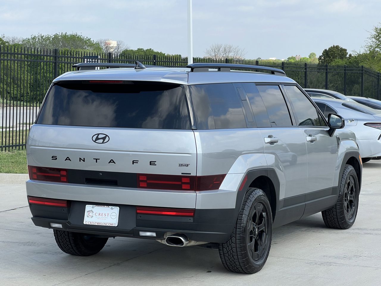 View vehicle photo 4