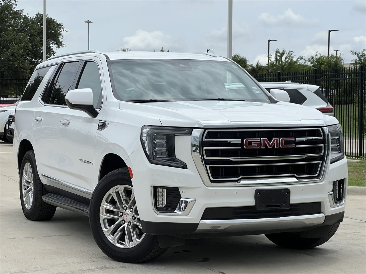 Used 2024 GMC Yukon SLT with VIN 1GKS1BKD5RR186407 for sale in Frisco, TX