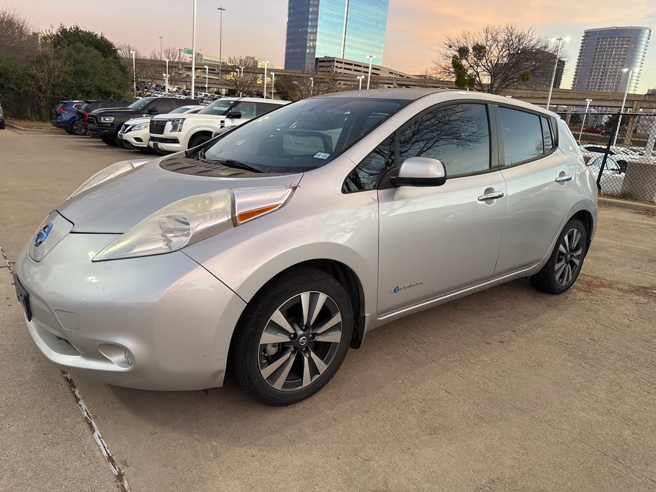 Used 2016 Nissan LEAF SV with VIN 1N4BZ0CP3GC305353 for sale in Frisco, TX