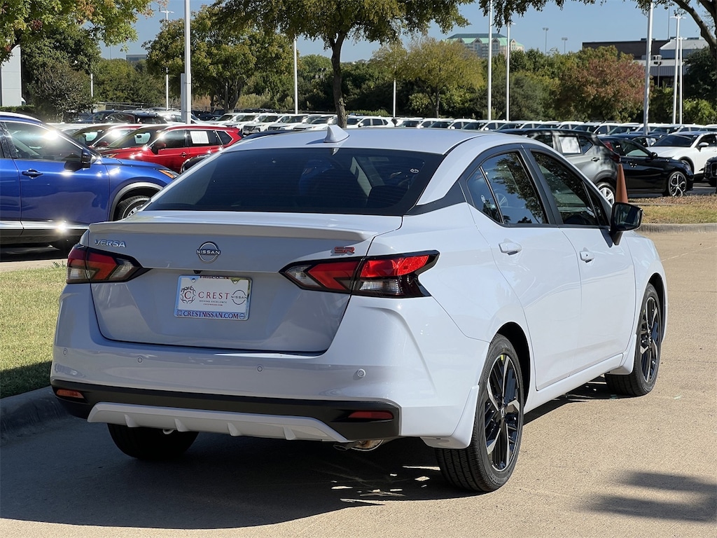 New 2025 Nissan Versa 1.6 SR Sedan