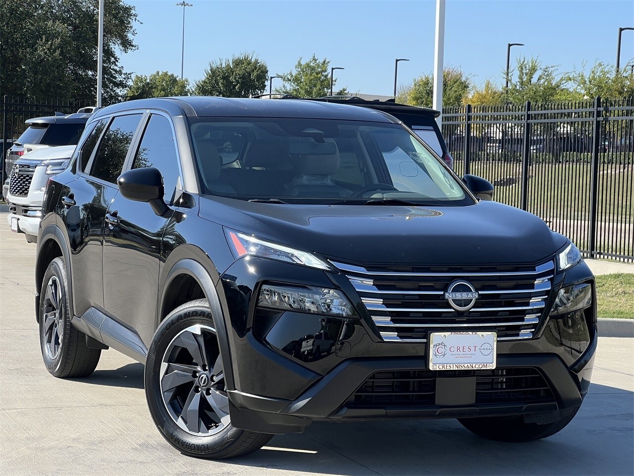 2024 Nissan Rogue SV photo 2