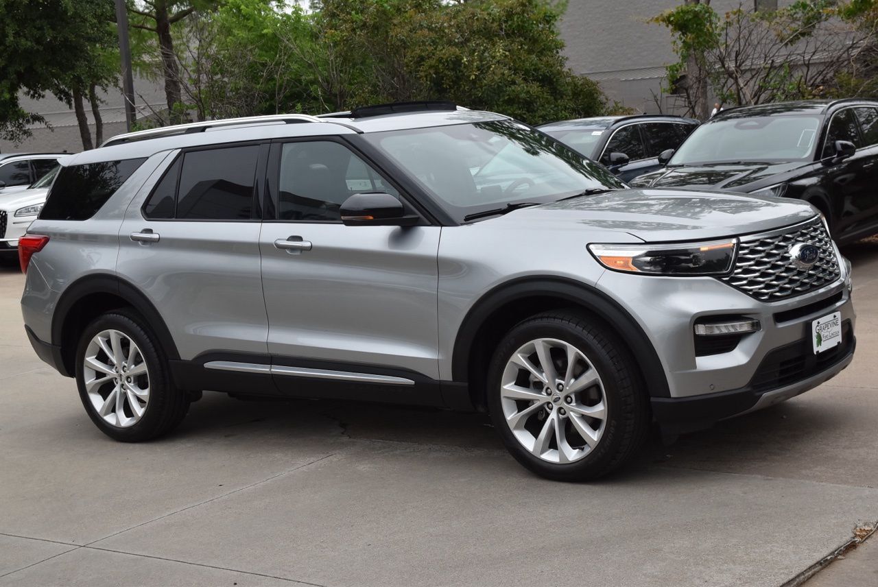 2023 Ford Explorer Platinum 4WD's photo