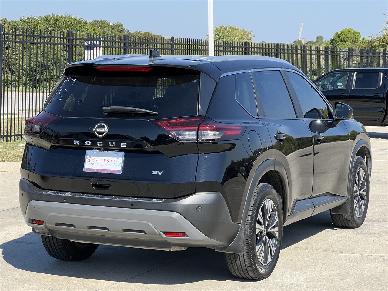 2023 Nissan Rogue SV photo 2