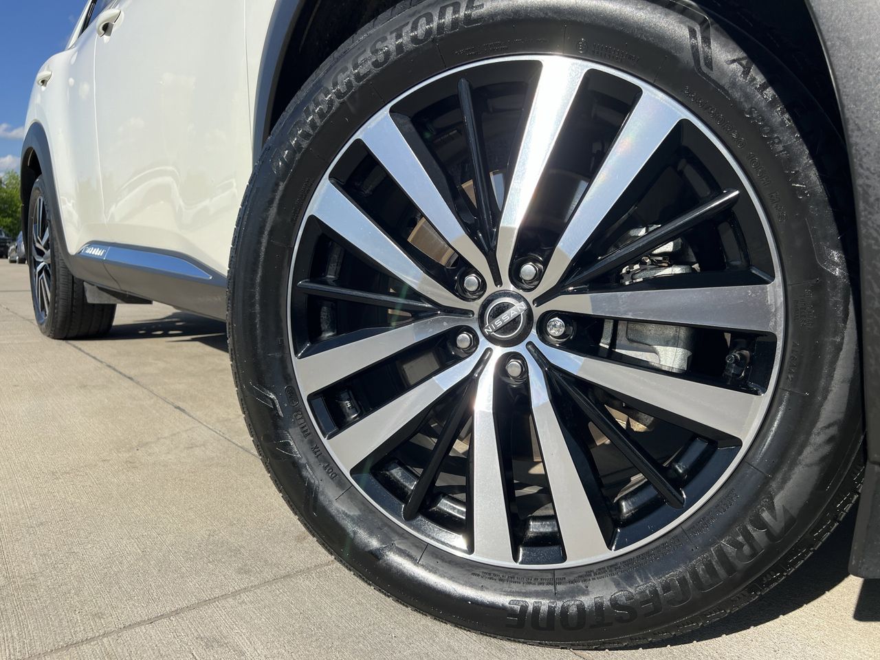 View vehicle photo 7