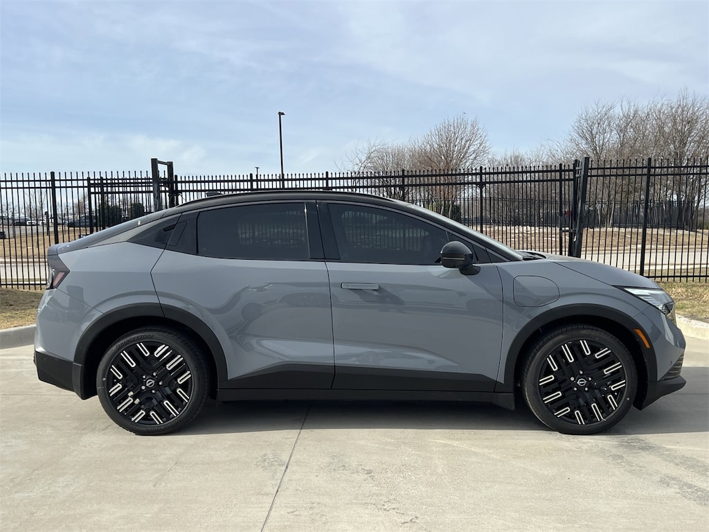 New 2026 Nissan LEAF Platinum+ SUV