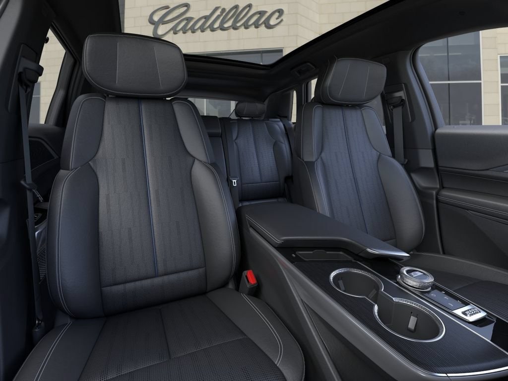 2025 Cadillac LYRIQ Luxury 1 - Photo 16
