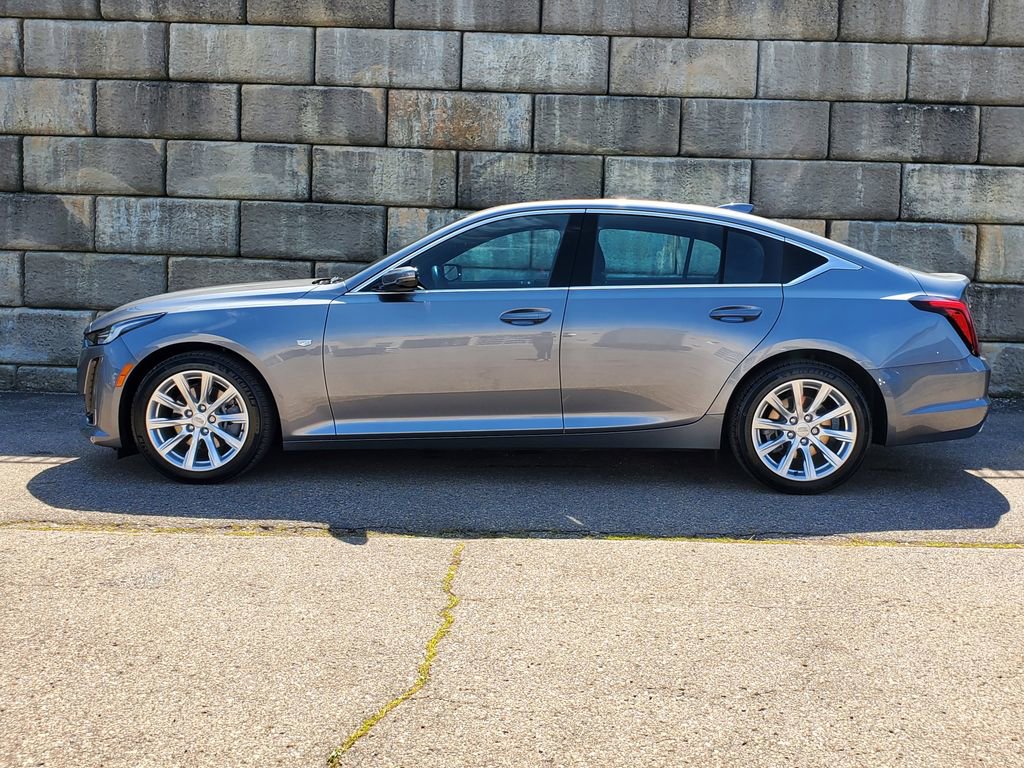 2022 Cadillac CT5 Luxury photo 2