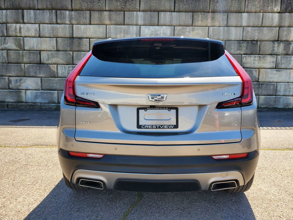 2022 Cadillac XT4 Premium Luxury photo 3