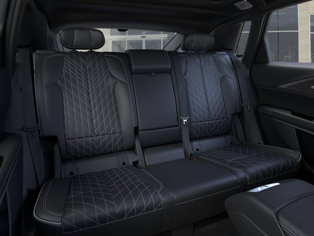 2027 Cadillac LYRIQ Signature Sport - Photo 17