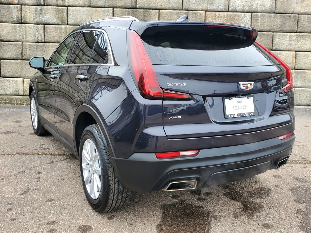 2023 Cadillac XT4 Luxury photo 2