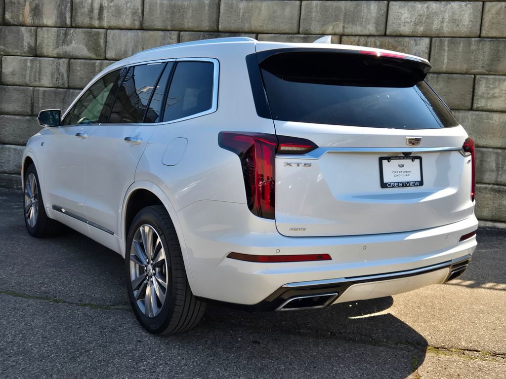 2022 Cadillac XT6 Premium Luxury photo 2
