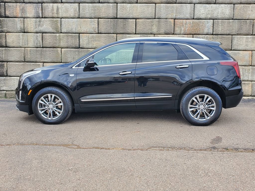 2022 Cadillac XT5 Premium Luxury photo 2