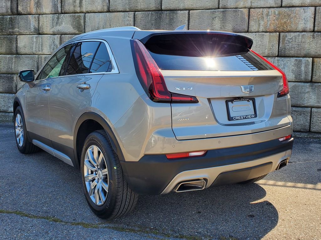 2022 Cadillac XT4 Premium Luxury photo 2