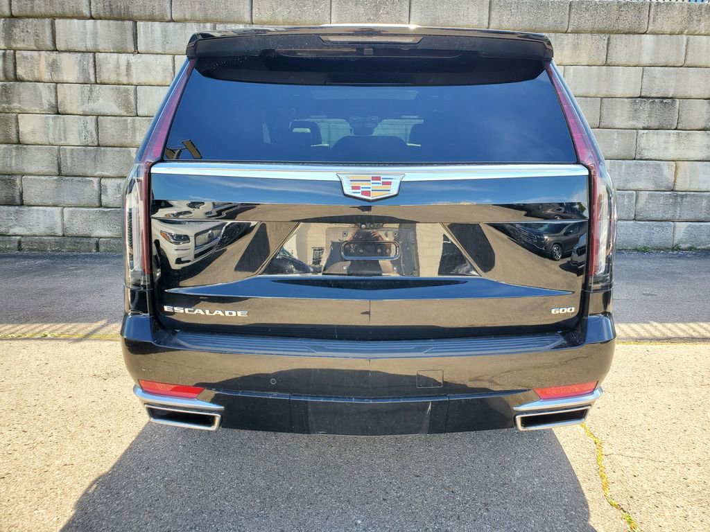 2024 Cadillac Escalade Premium Luxury photo 4