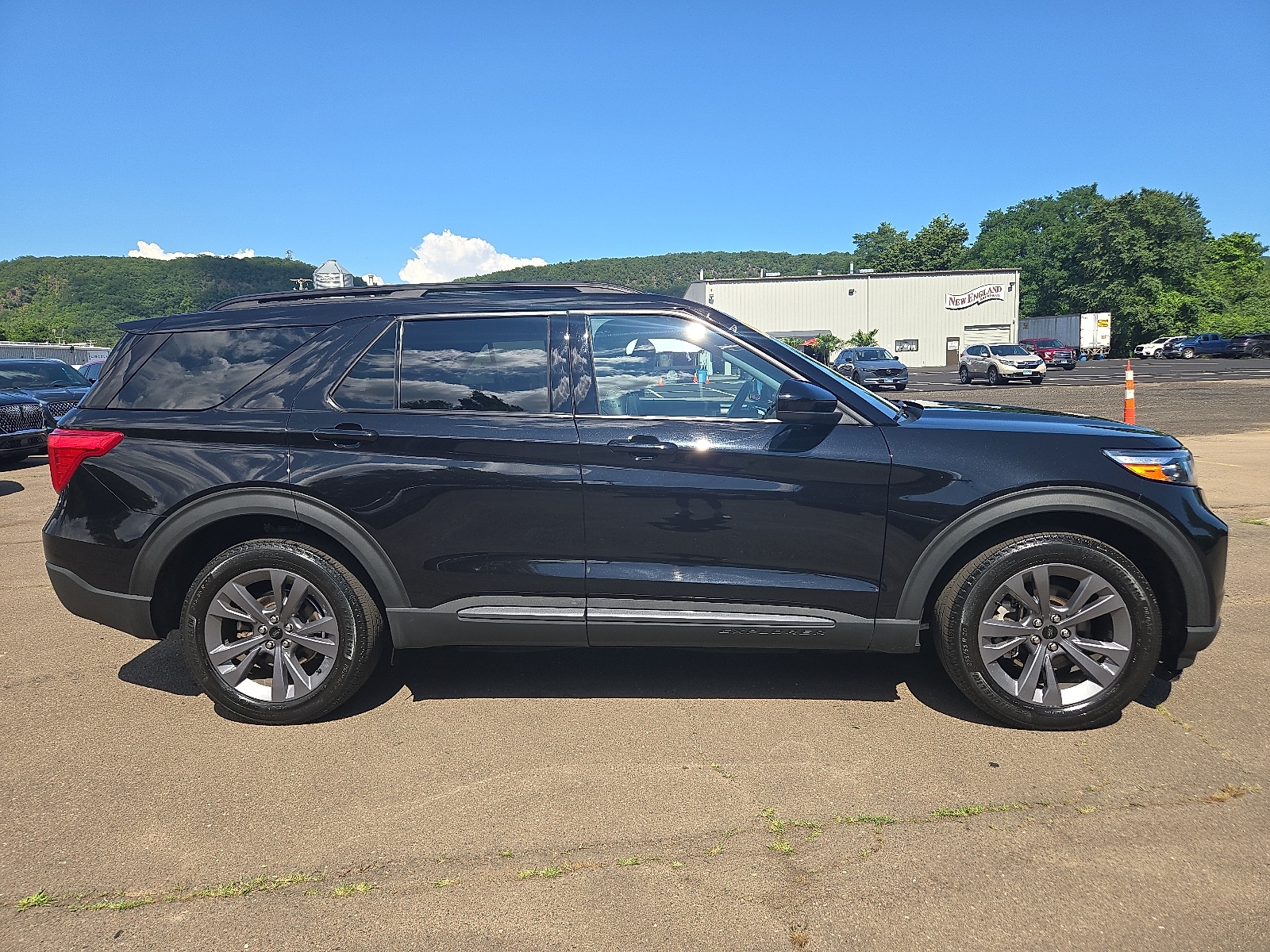 2022 Ford Explorer XLT - Photo 7