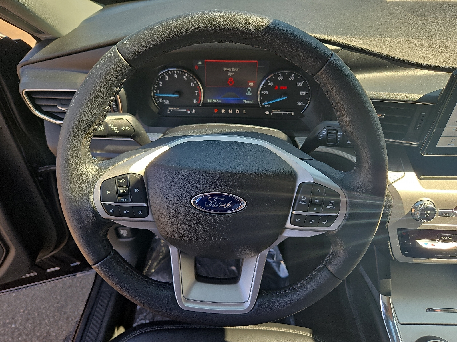 2022 Ford Explorer XLT - Photo 19