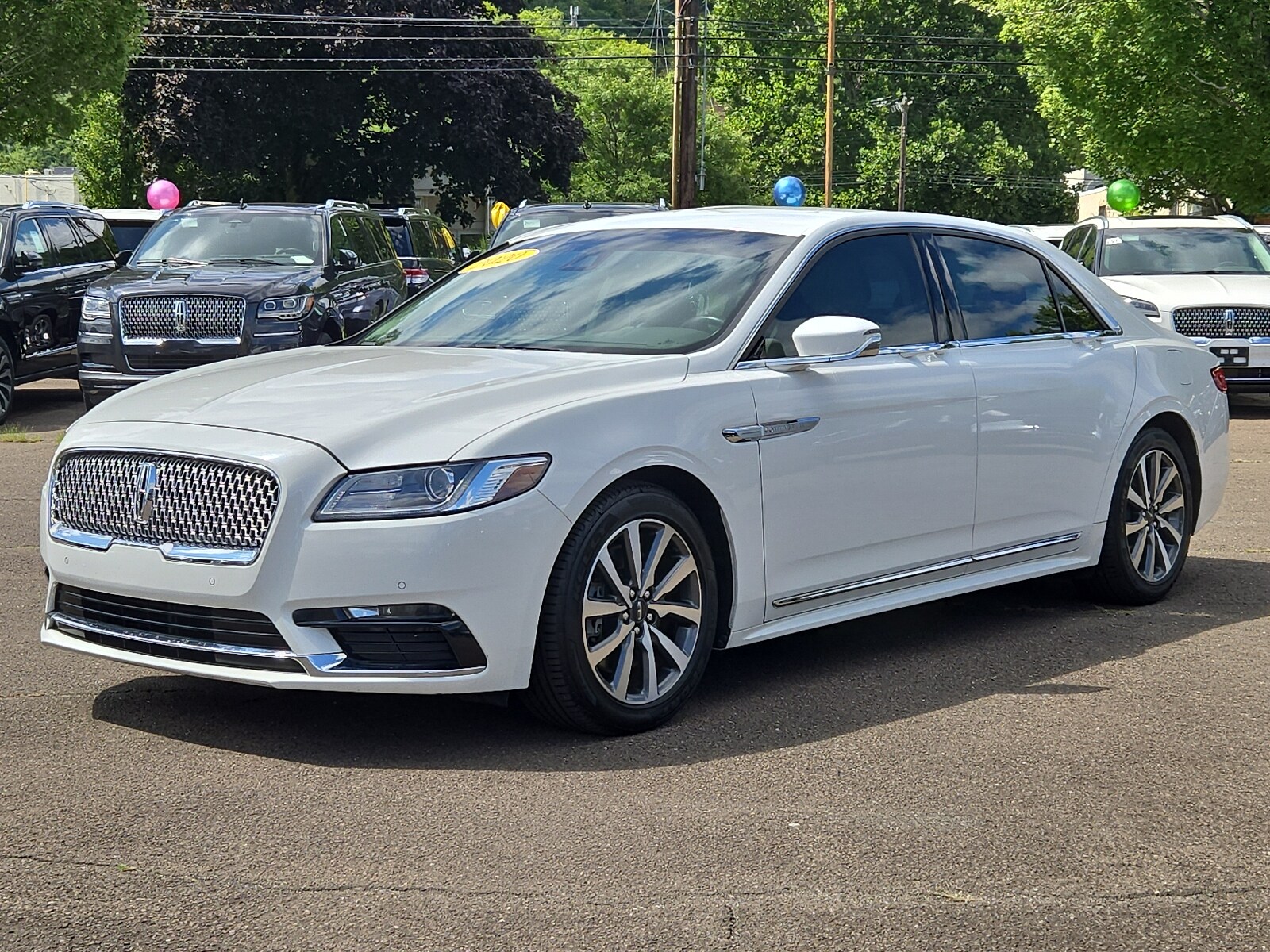 2020 Lincoln Continental Standard photo 3