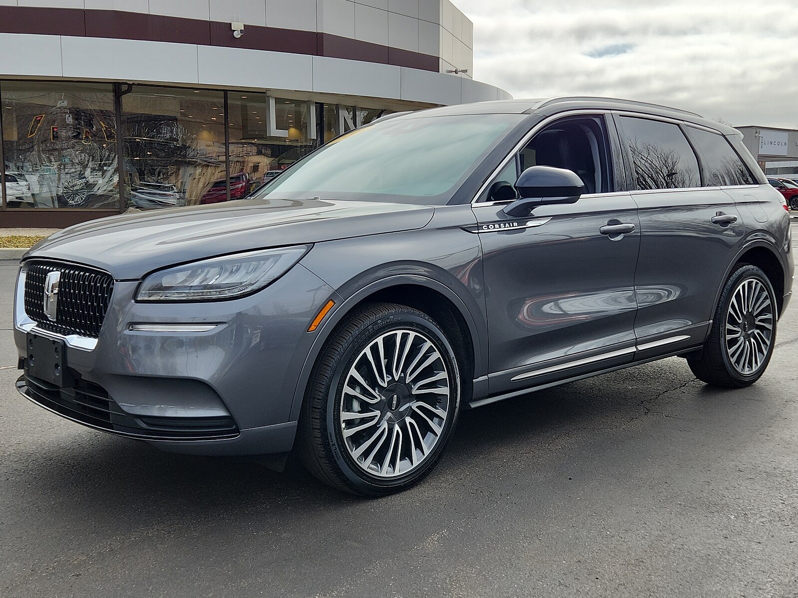 2022 Lincoln Corsair Standard photo 3