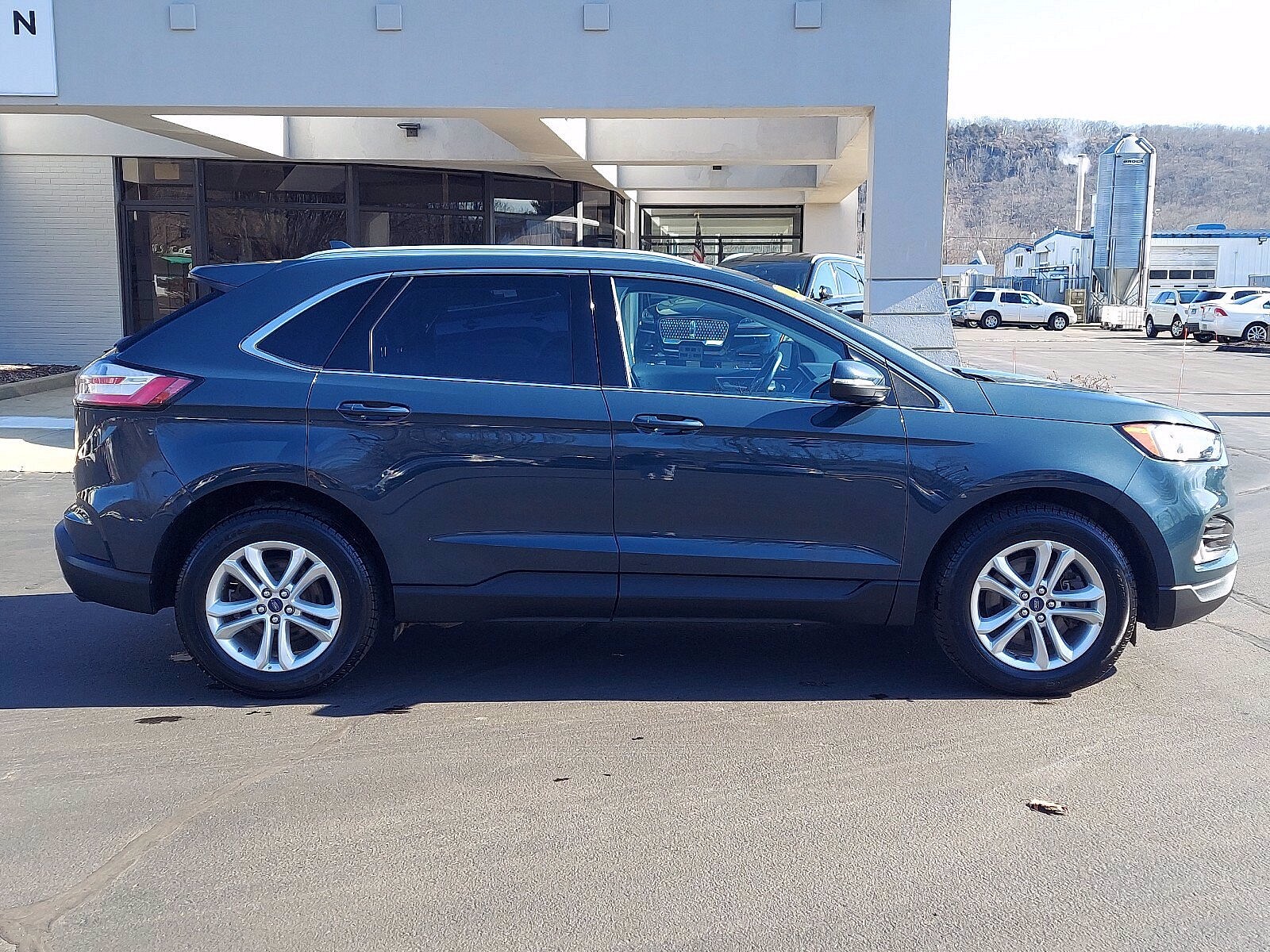 2019 Ford Edge SEL photo 4