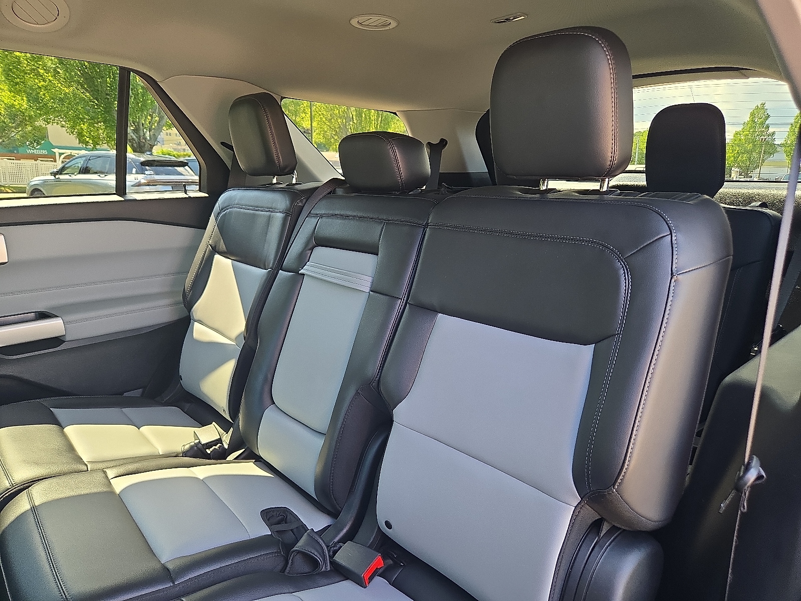 2022 Ford Explorer XLT - Photo 11