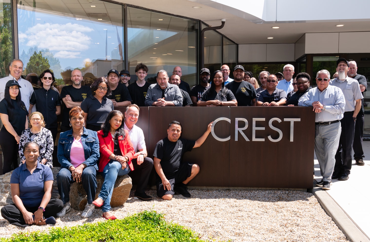 LJR Images - Crest Lincoln Dealership-546 (1)_Alternative Team Shot for Mobile.jpg