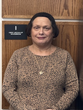 Staff member Anne Hemingway from ID_ab191399a104