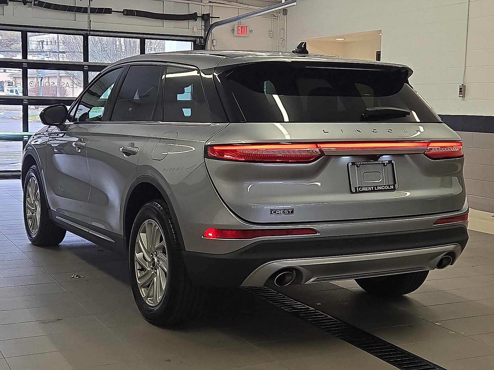 2023 Lincoln Corsair Standard photo 4