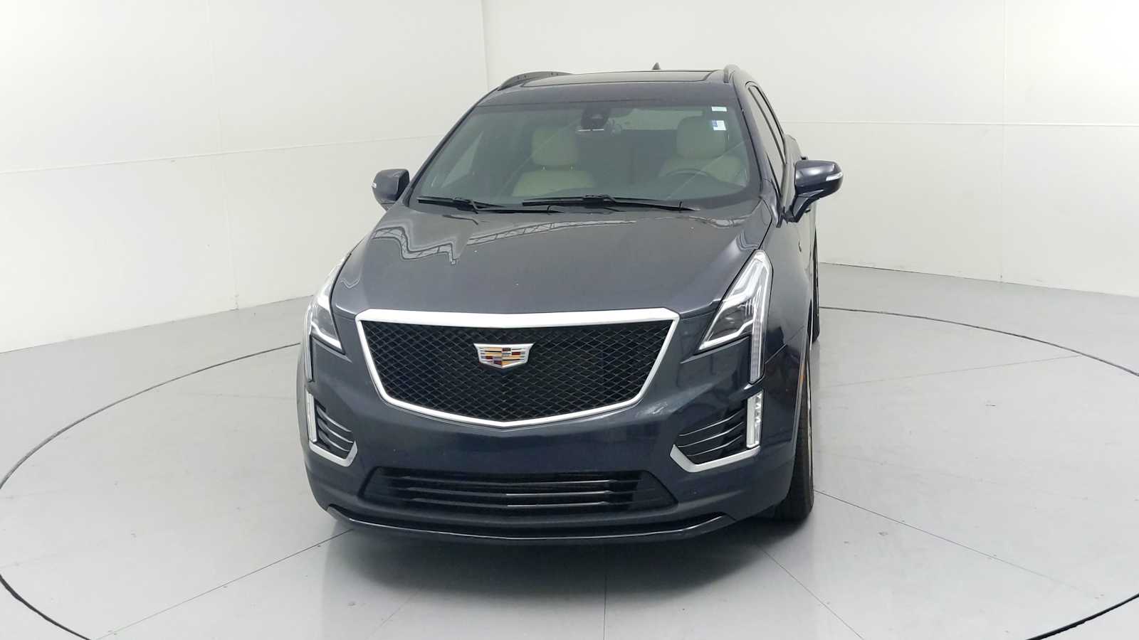 2023 Cadillac XT5 Sport photo 3