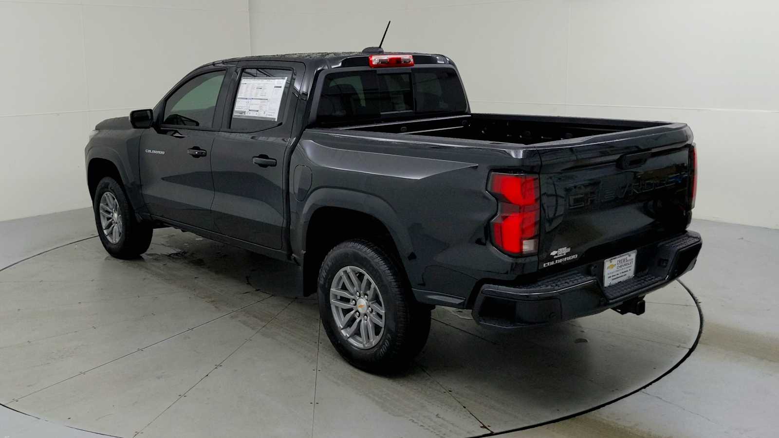 2026 Chevrolet Colorado LT photo 2